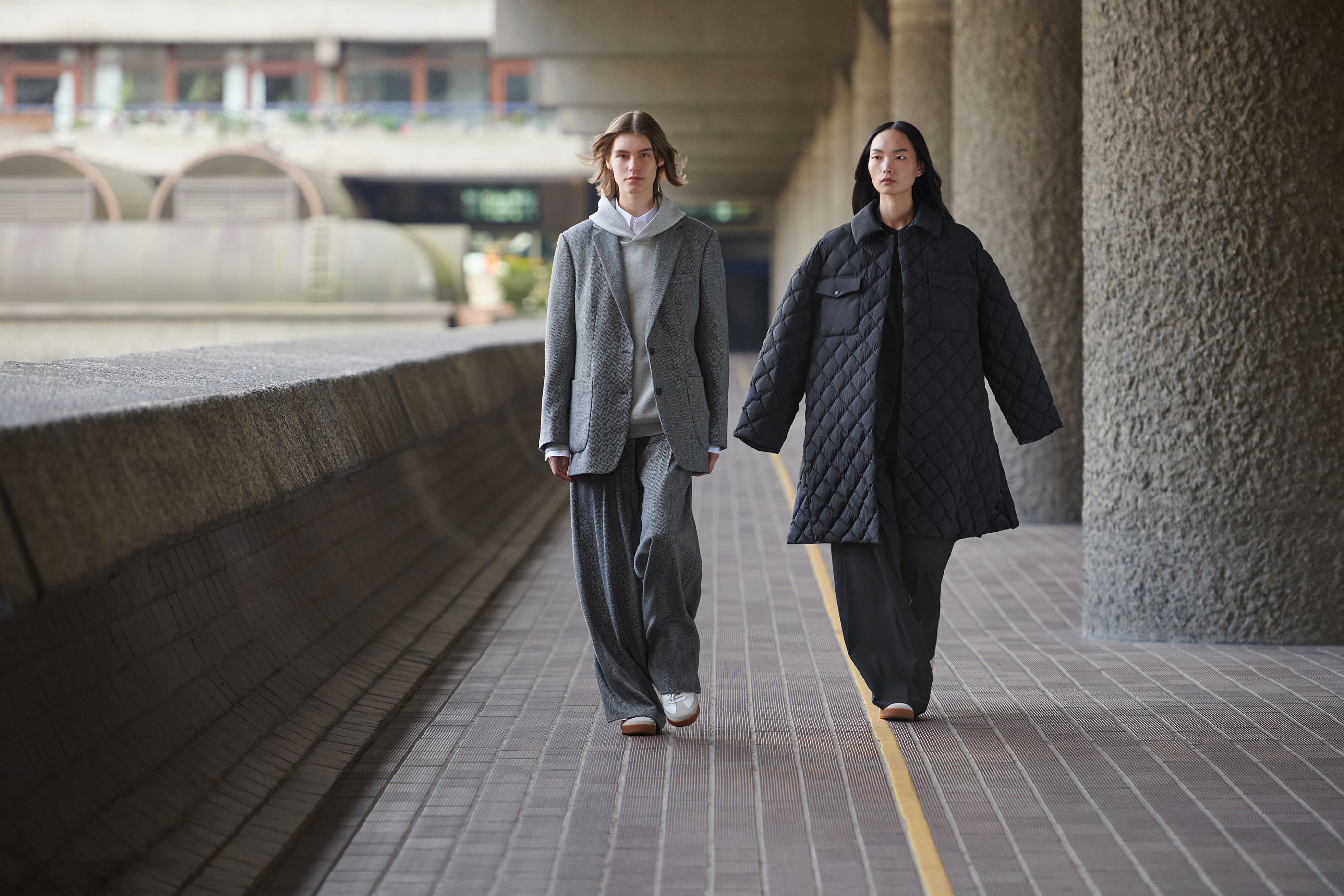 通販 激安 a Is Uniqlo Keller's Waight Clare Fashion Check Reality トップス