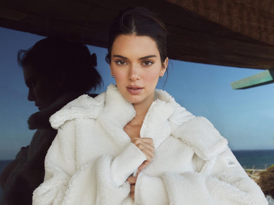Kendall Jenner's Teddy Jacket Is Perfect for Fall — And You Can Buy It Now