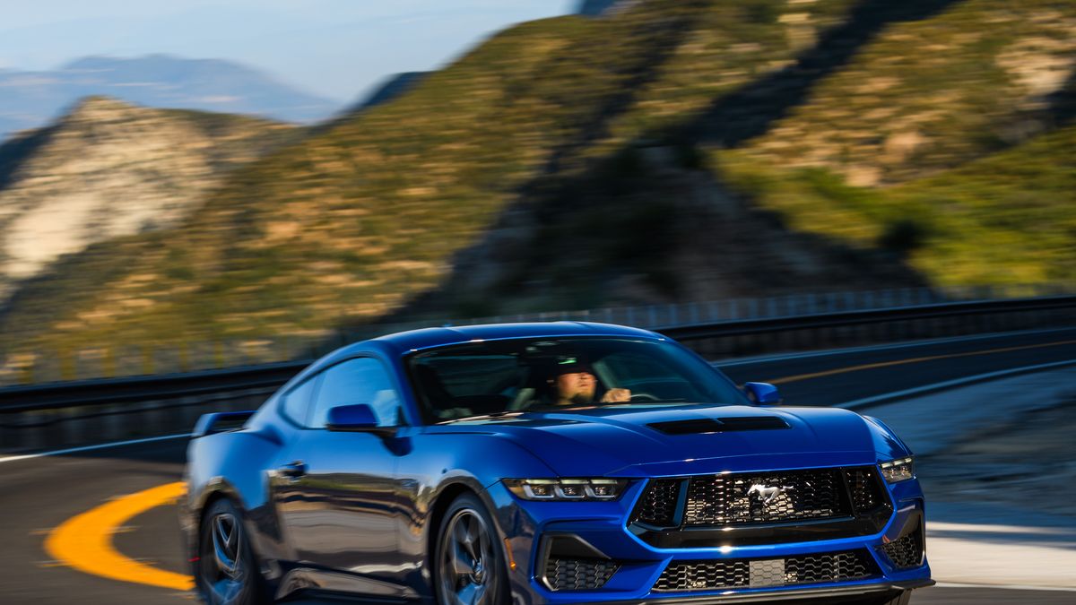 https://hips.hearstapps.com/hmg-prod/images/24mustang-onroad-12-64bf446f7abbd.jpeg?crop=1xw:0.8436733024270521xh;center,top&resize=1200:*