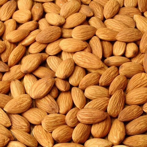 Whole almonds with skin