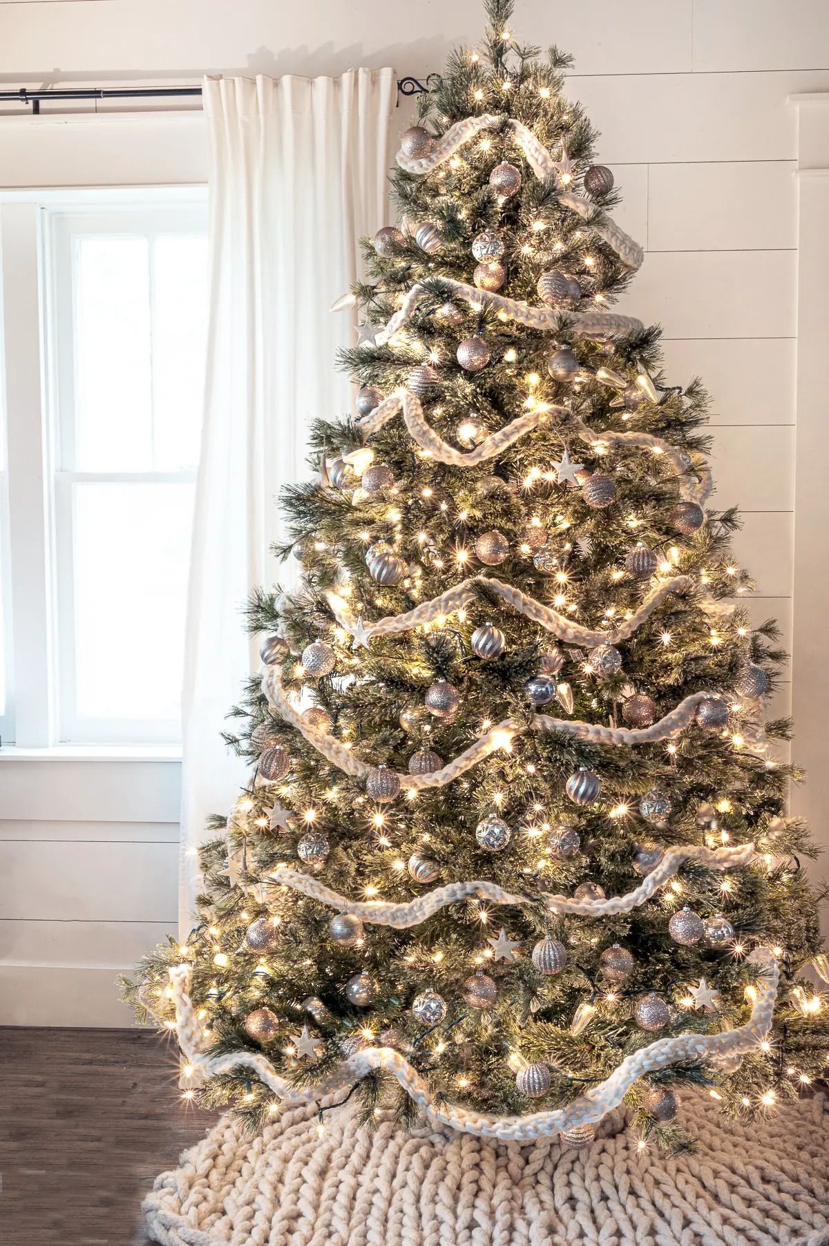 How to Decorate a Christmas Tree with Garland: A Complete Guide