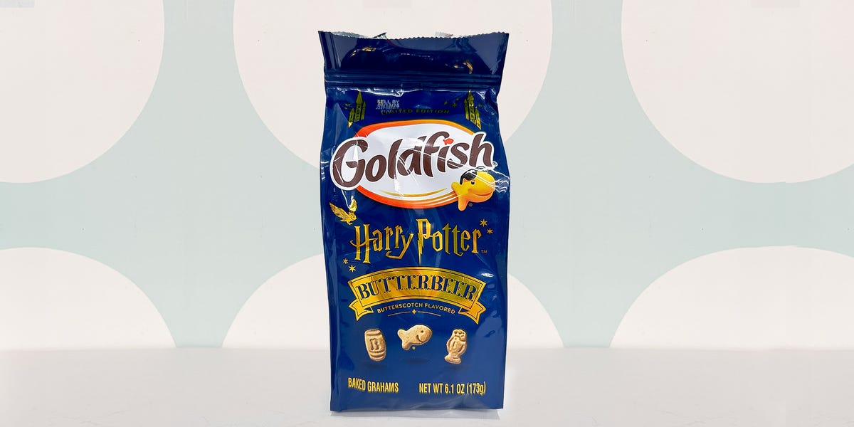 preview for We Tried The New Butterbeer-Flavored Goldfish To See If They're Up To Potterhead Standards