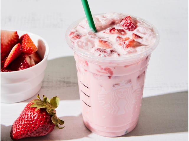 starbucks pink drink copycat strawberries