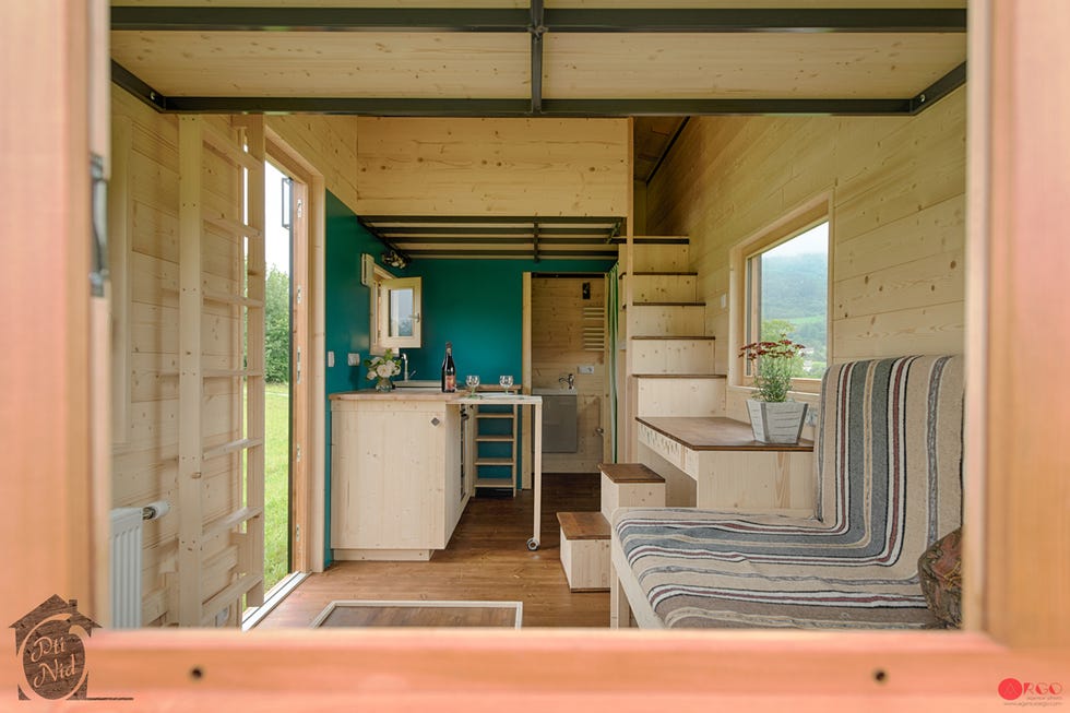 Mini casa con techo retráctil