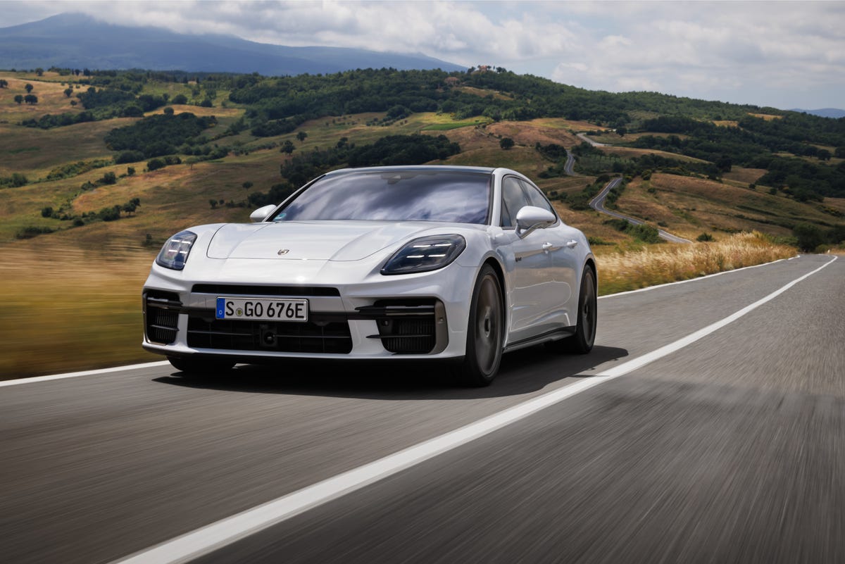 2025 Porsche Panamera Photo Gallery