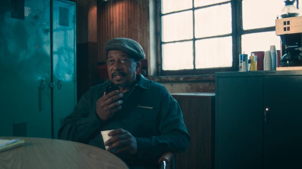Robert Townsend jako Emmanuel Adamu w 4 sezonie serialu Bear