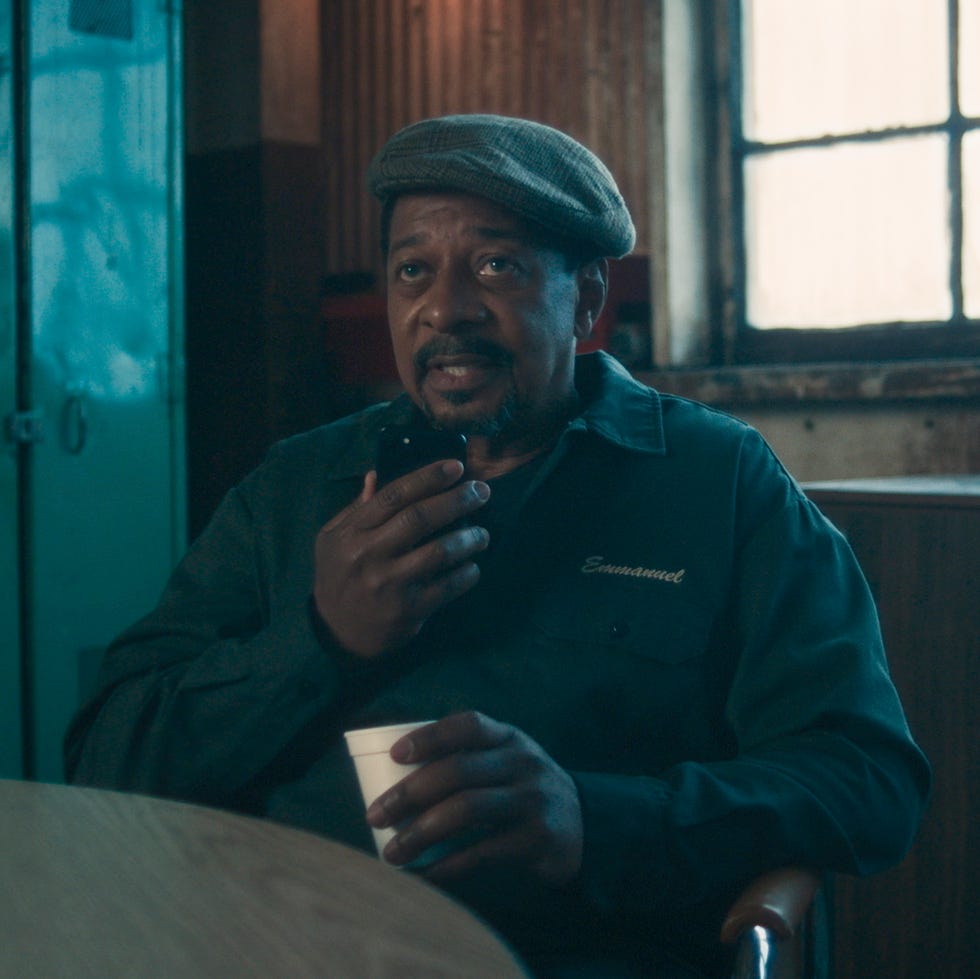 Robert Townsend jako Emmanuel Adamu w 4 sezonie serialu Bear