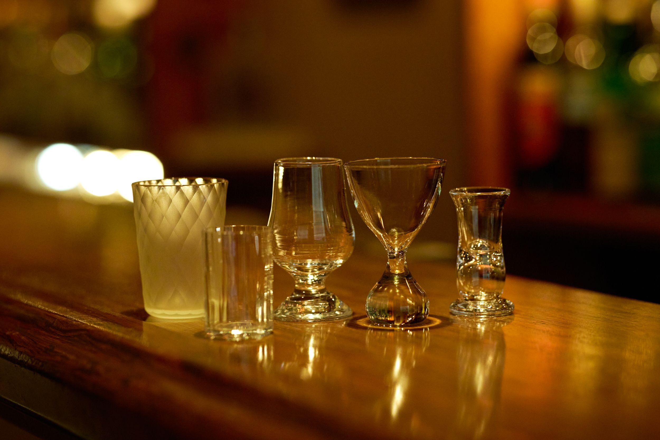 史的研究 酒器を語る お酒の器をもっと楽しむために 銀座のBAR FALでプロの視点を拝借