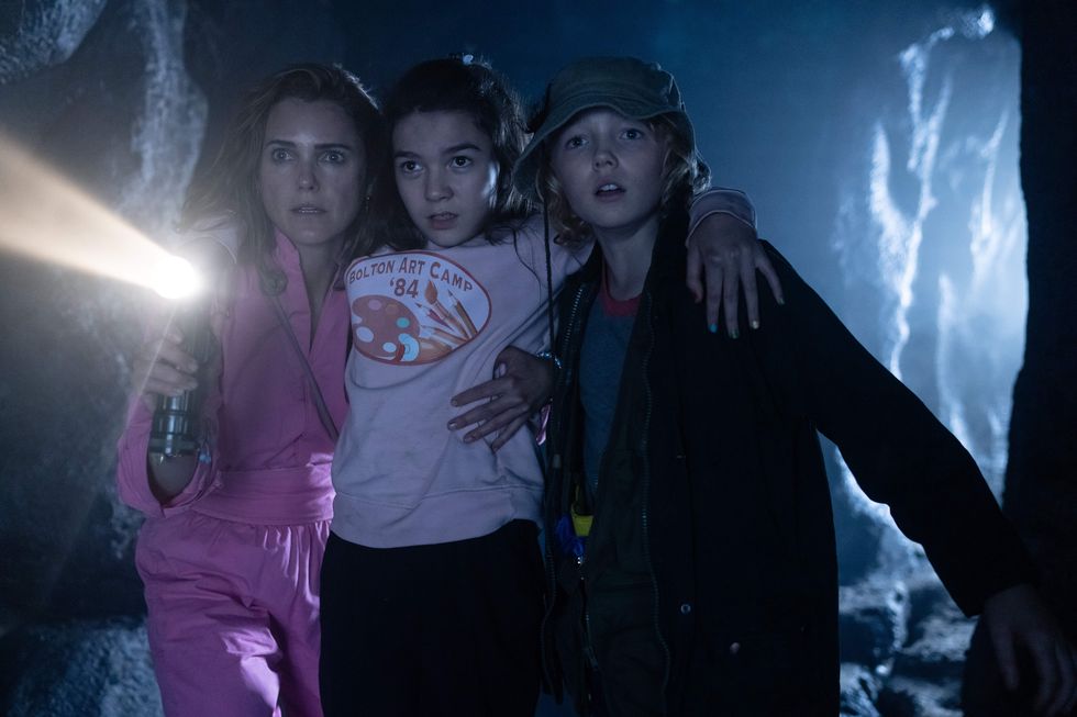 from left sari keri russell, dee dee brooklynn prince and henry christian convery in cocaine bear, directed by elizabeth banks