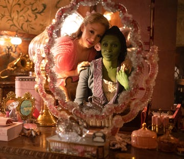 l to r ariana grande is glinda and cynthia erivo is elphaba in wicked, directed by jon m chu