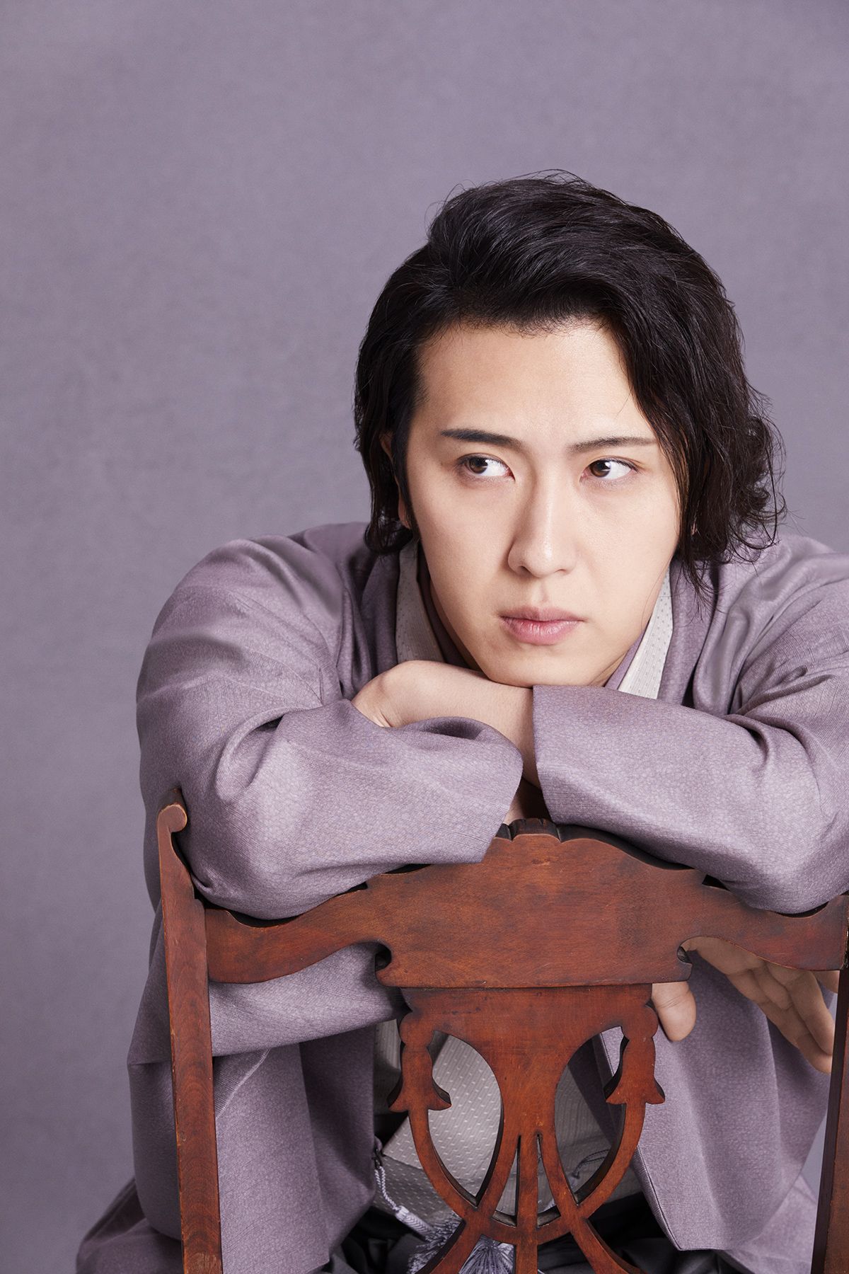 きもの姿にくらっ。人気歌舞伎俳優、尾上松也さん主演映画