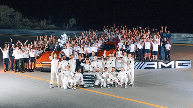 concept amg gt xx definiert performance neu: technologieträger pulverisiert weltrekorde in serie | nardò, 2025. // concept amg gt xx redefines performance: technology pioneer shatters record after record | nardò, 2025.