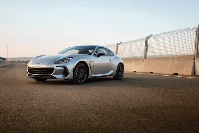 2025 subaru brz front