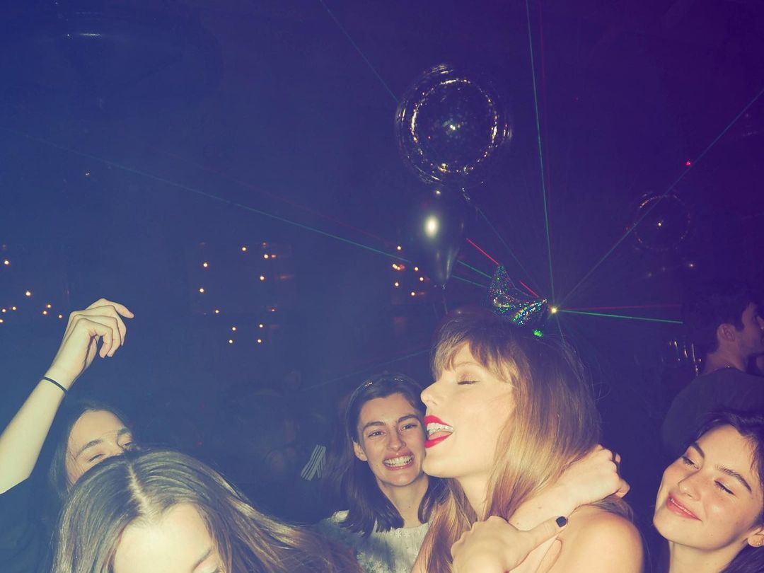 Taylor Swift's 34th Birthday Party Guestlist Revealed! See Who the Hitmaker  Spent the Night With: Photo 4995168