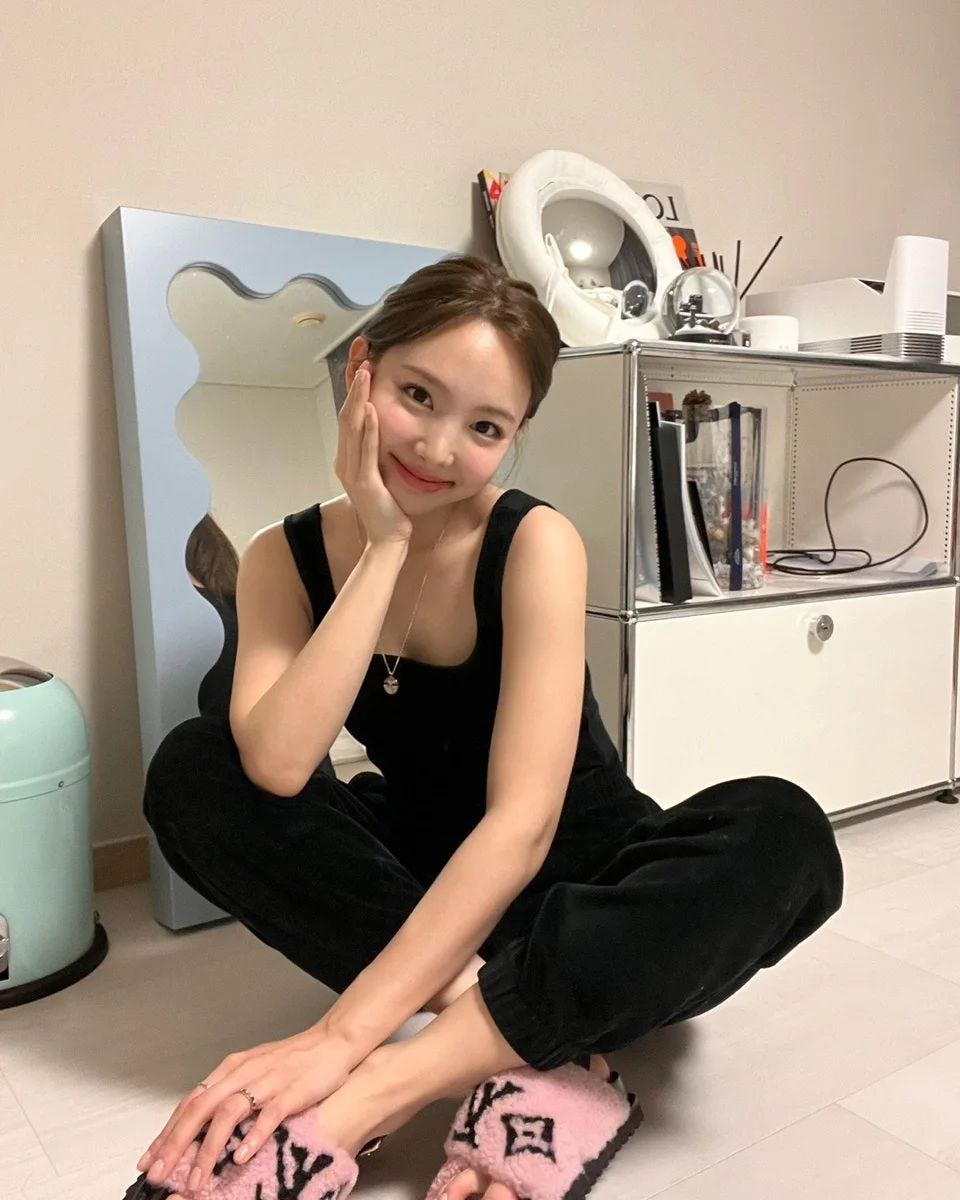 TWICEナヨン、お気に入りは日本のコンビニでもおなじみの駄菓子！