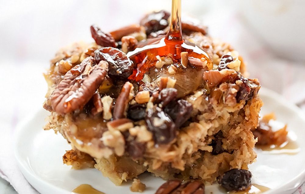 Slow Cooker Baked Oats With Bananas and Nuts 