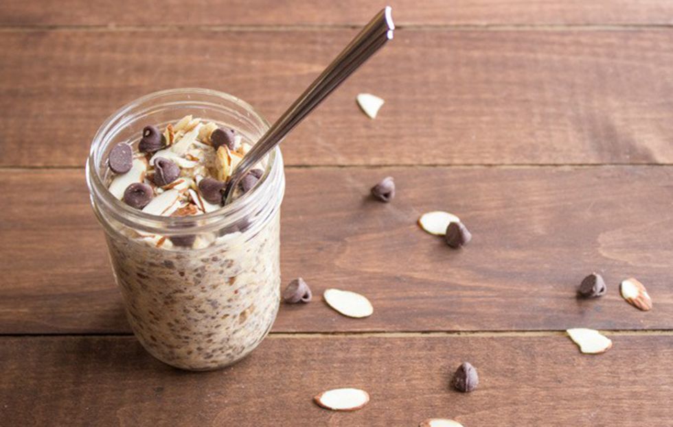 Cinnamon Chocolate Chip Overnight Oats - The Almond Eater