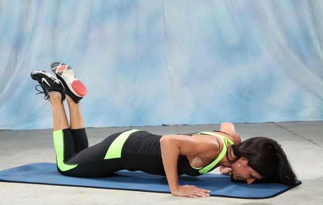 5 Moves To Help You Master A Push-Up In 8 Weeks