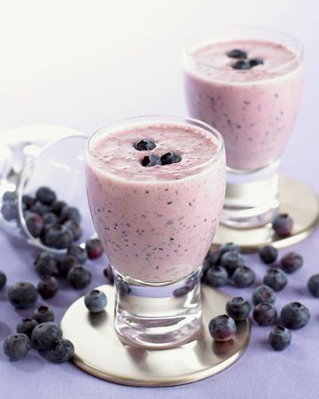 healthy smoothie recipes green tea, blueberry, and banana