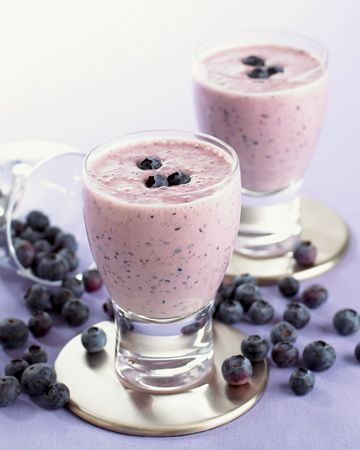healthy smoothie recipes green tea, blueberry, and banana