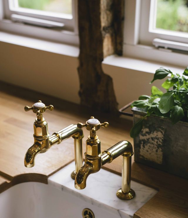 Tap, Sink, Plumbing fixture, Plumbing, Water, Bathroom, Room, Bathroom sink, Interior design, Brass, 