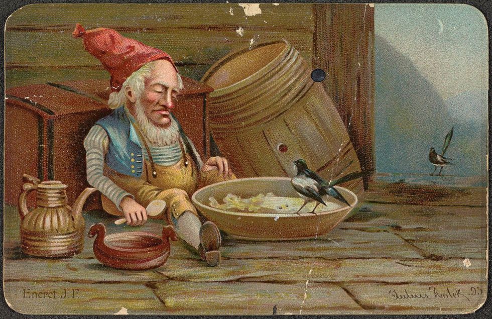 Op deze illustratie uit 1895 van de Noorse kunstenaar Julius Holck staat een nisse die net zijn pap voor Kerstavond heeft gegeten In Scandinavi kom je de nisse vaak als versiering tegen