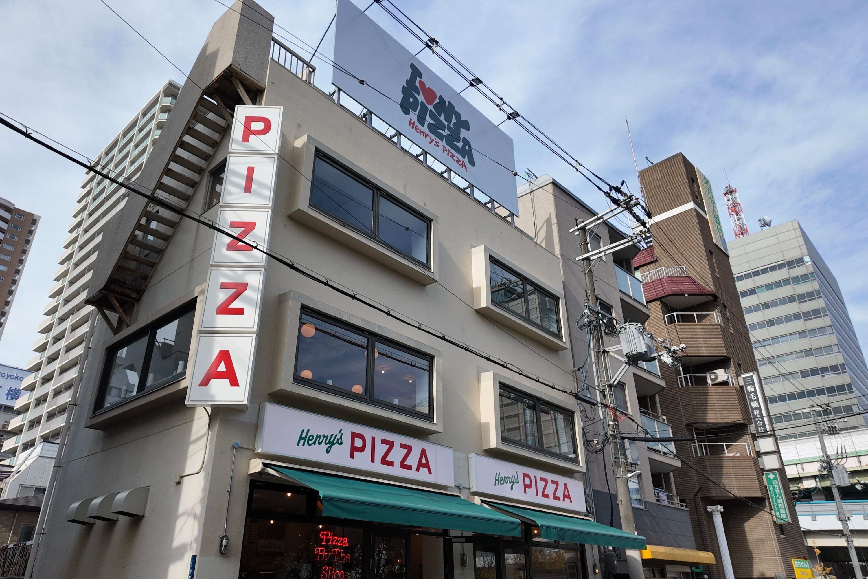 VERDYが手がけるピザショップ「Henry's PIZZA」と新ホテル