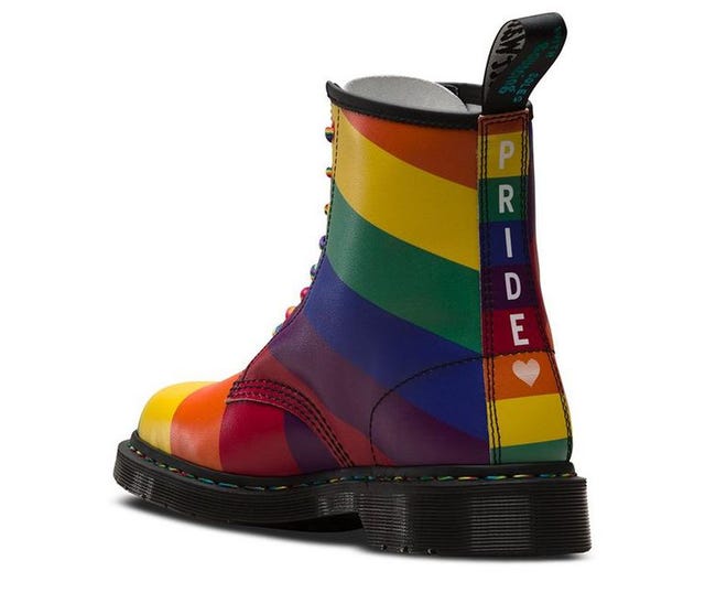 Estas botas Dr Martens no te las quitaras en el dia del Orgullo 2019