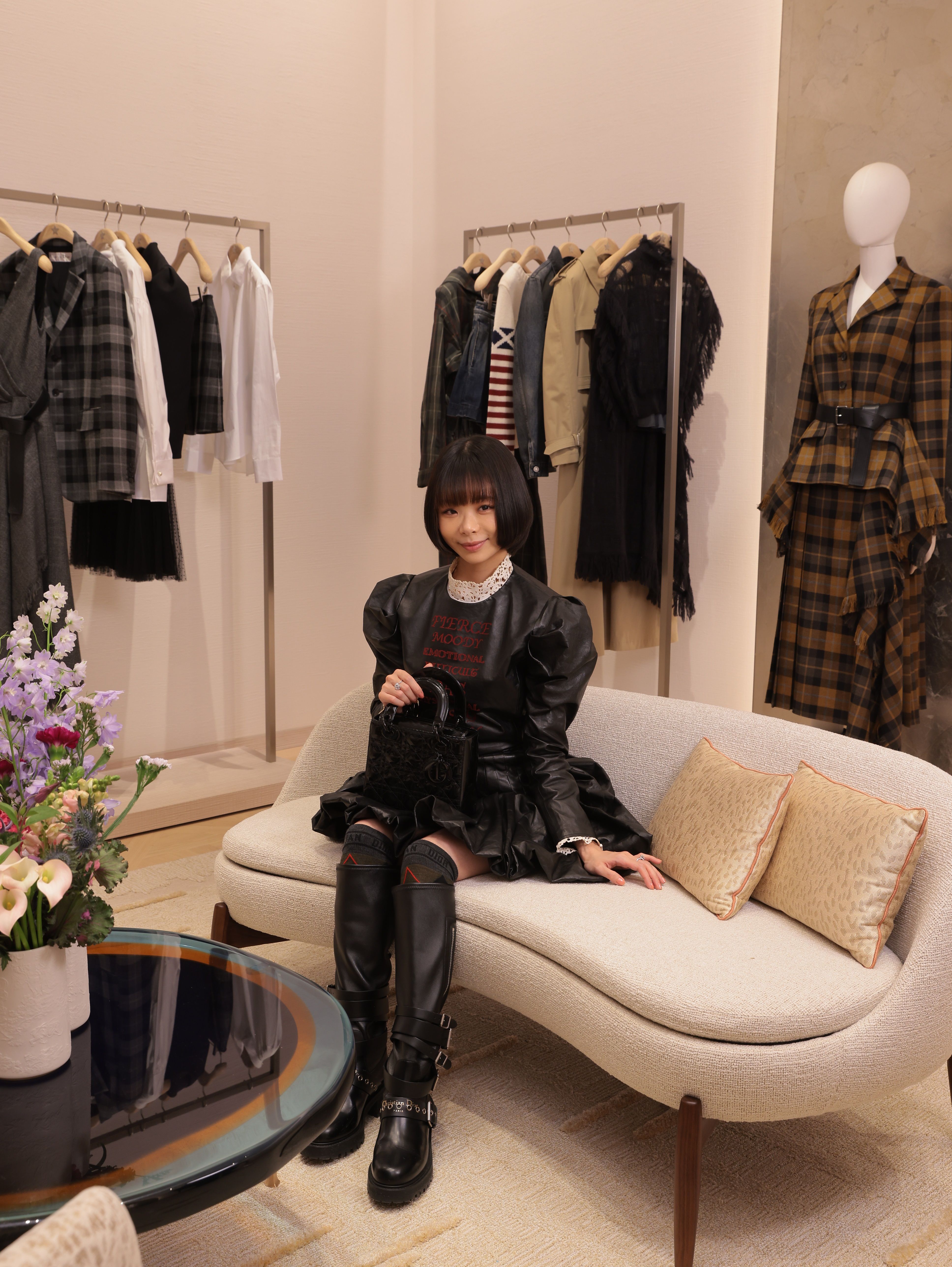 ウォールアート　ディオール雑誌 Dior “Dior Lady Art” 10th Edition is released – ADF Web