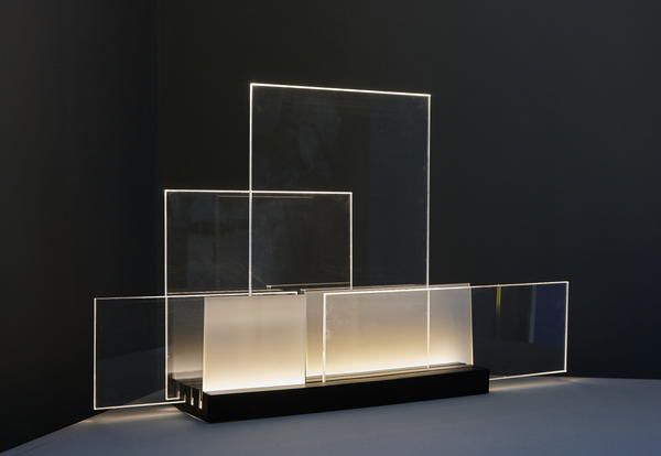 Display case, Glass, Furniture, Rectangle, Transparent material, Shelf, Table, Material property, Room, Architecture, 