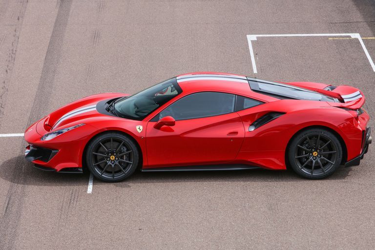 『入手困難』Ferrari 488 PISTA カタログ 5枚入り 2021 Ferrari 488 Pista is $650000 *PIECE OF ART* Review