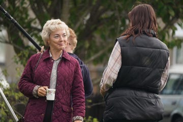 2xttx4e sheridan smith on set filming for new itv drama i fought the law in shiremoor, north tyneside. the actress takes on the role of ann ming, a theatre nurse from tyneside and the mother of julie hogg, who vanished and was later found murdered. picture date: friday august 16, 2024.