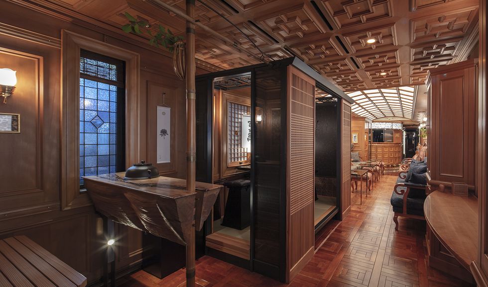 火車上的「日本傳統茶室」！極致奢華「七星號列車」—耗資30億日幣打造的移動美術館