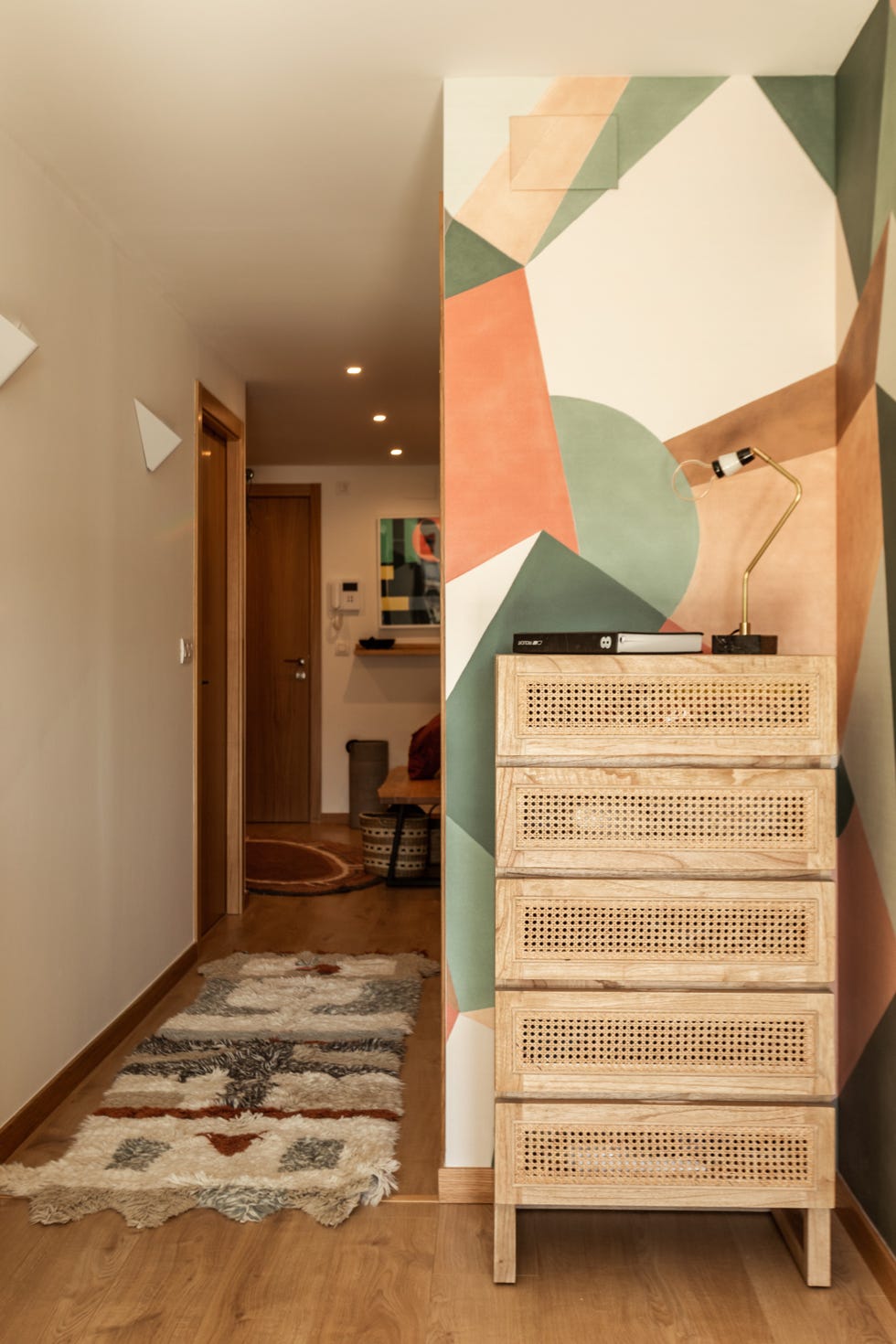 boho studio dan con la clave para transformar una anodina casa de nueva obra en bilbao en una oda al estilo industrial