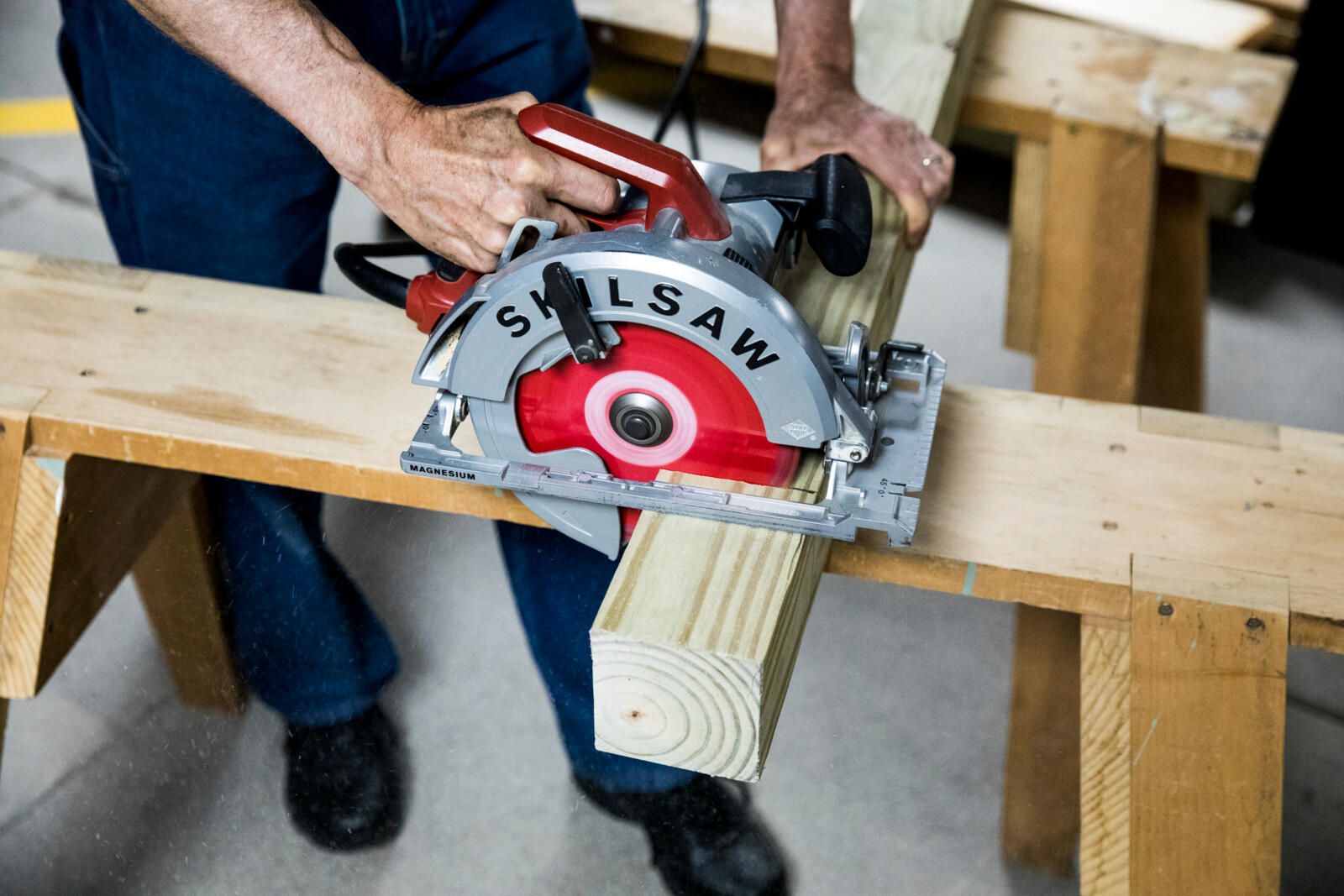 ok so, it's the first time using an electrical saw for wood. asking to the  more experienced of you, any advices on how to use it properly and avoid  injury? I'll admit