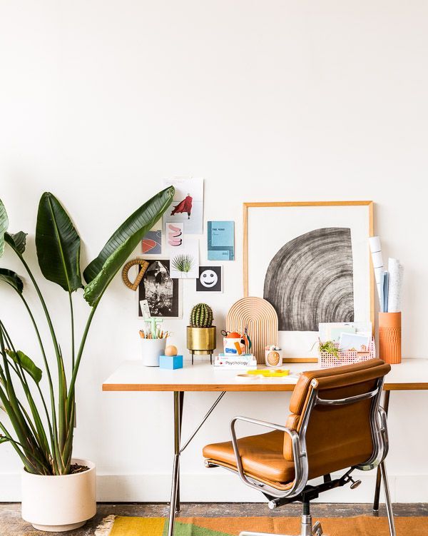 30 Desk Organization Ideas That Keep Vogue Editors Inspired & Productive at  Home