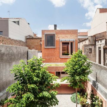 house1014, granollers, spagna, 2015 harquitectes