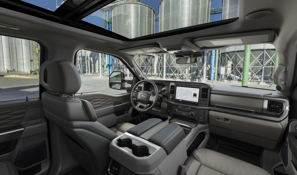 2025 Ford Super Duty Platinum Gets Even More Deluxe