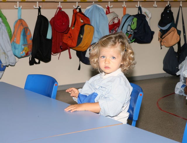 la princesa de asturias en su primer dia en la escuela infantil