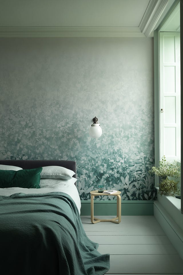 Green bedroom with Folia wallpaper