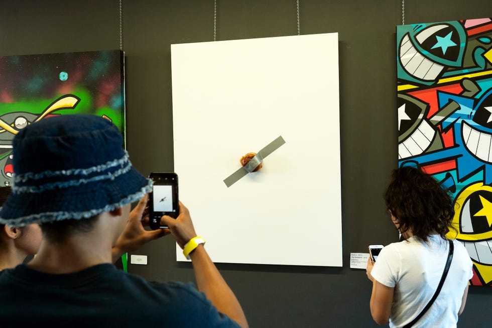 Yellow, Art, Visual arts, Design, Illustration, Recreation, Street art, Artist, Games, Paint, 