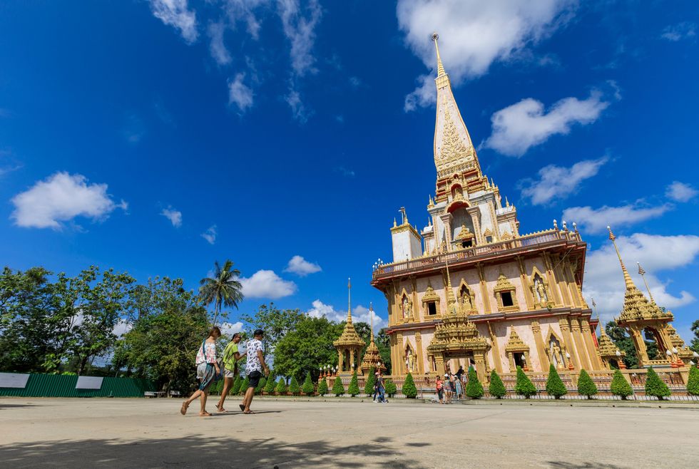 Wat Chalong een rijkelijk versierde tempel in het zuiden van Phuket