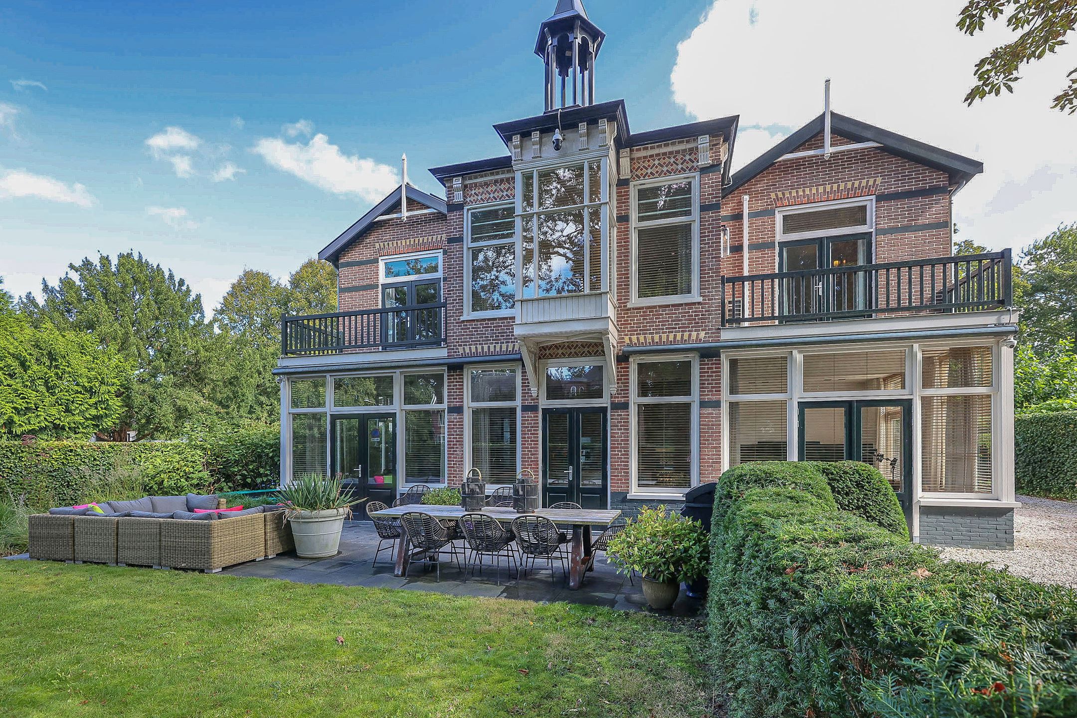Dikke villa van afslankgoeroe Sonja Bakker moet €2,75 miljoen opbrengen
