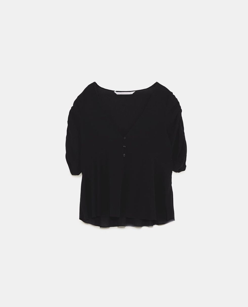 Clothing, Black, White, T-shirt, Sleeve, Outerwear, Blouse, Top, Neck, Crop top, 