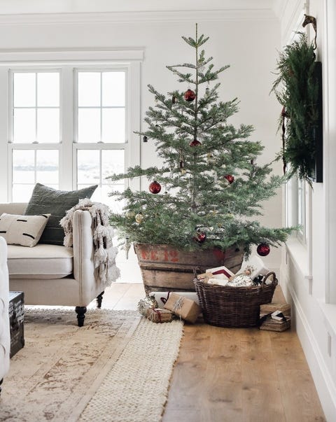 These Farmhouse Christmas Decor Ideas Are the Definition of Cozy