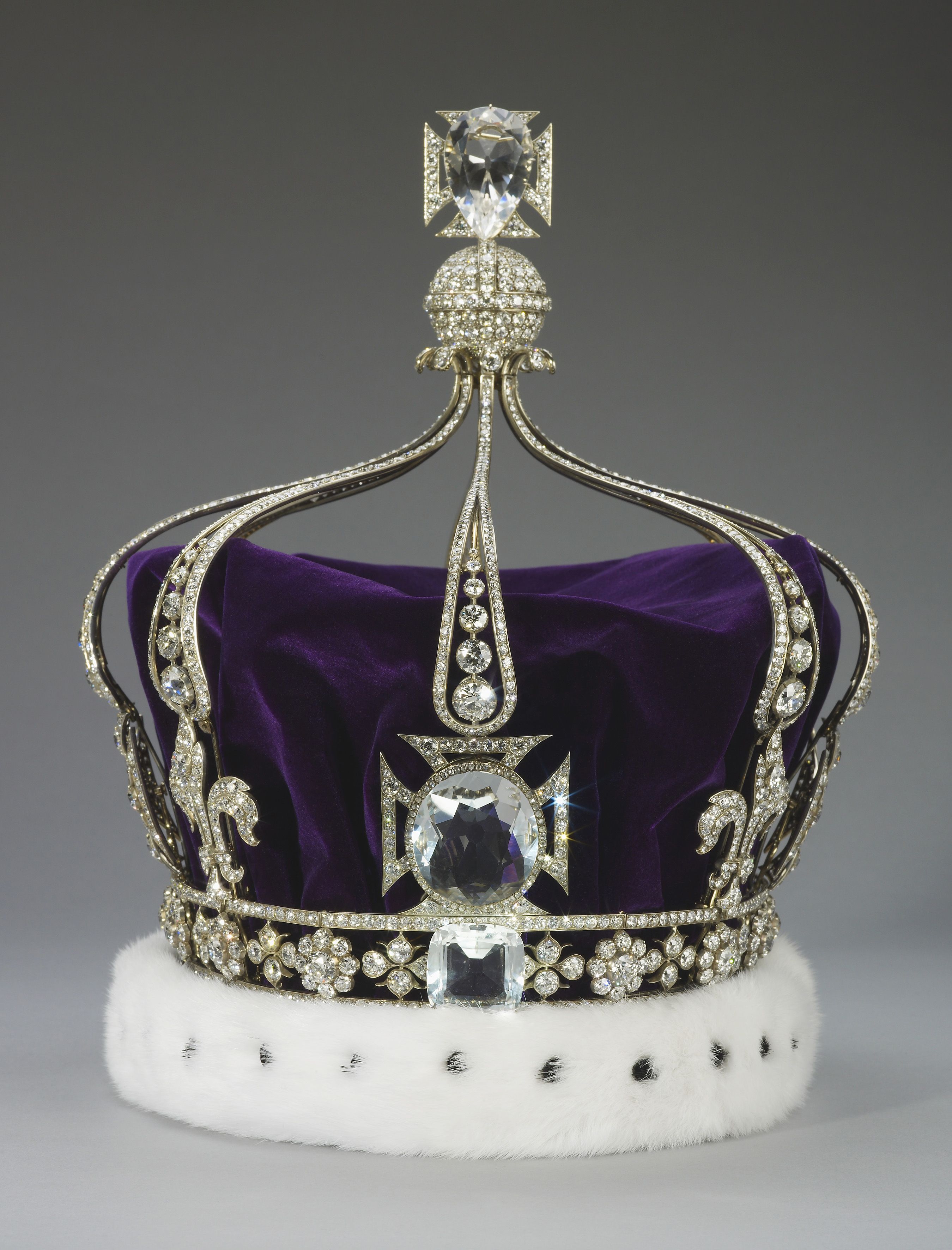 Coronation Jewellery for a Royal Celebration | Ernest Jones