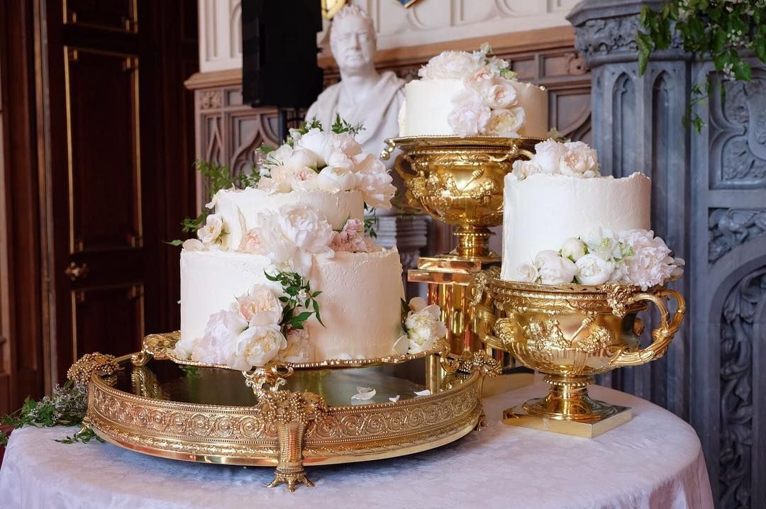Floral Brass Cake Stand | Fantaci