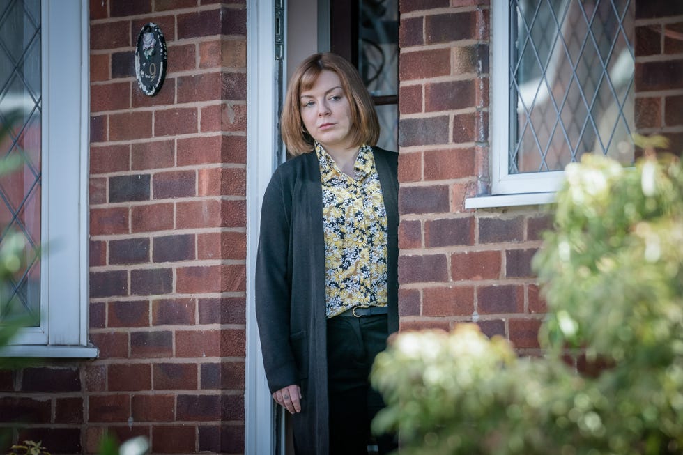 title:four lives,ep number:,tx date:04 01 2022,tx week:01,embargoed until:23 12 2021 00:00:01,people:sarah (sheridan smith),description:embargoed for publication until 00:00:01 on thursday 23/12/2021 picture shows: sarah (sheridan smith) *not for publication until 00:01hrs, thursday 23rd december, 2021*,copyright:itv studios,credit line:bbc/itv studios/ben blackall