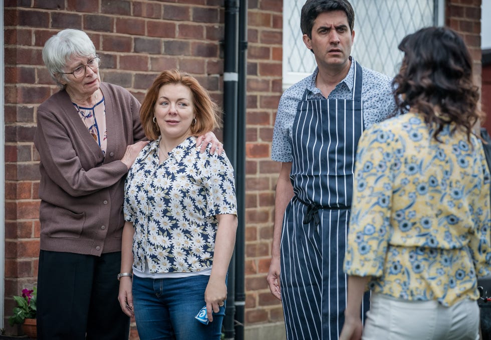 title:four lives,ep number:,tx date:04 01 2022,tx week:01,embargoed until:23 12 2021 00:00:01,people:sandra (kate layden), sarah (sheridan smith), sami (memet ali alabora), kate (leanne best),description:embargoed for publication until 00:00:01 on thursday 23/12/2021 picture shows: sandra (kate layden), sarah (sheridan smith), sami (memet ali alabora), kate (leanne best) *not for publication until 00:01hrs, thursday 23rd december, 2021*,copyright:itv studios,credit line:bbc/itv studios/ben blackall