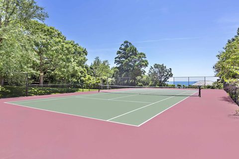 Tennis court, Sport venue, Property, Sky, Tennis, Line, Grass, Real estate, Leisure, Play, 